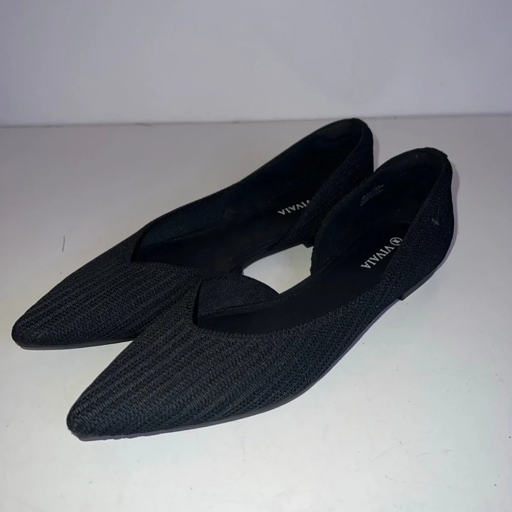 - Women's Black Flats